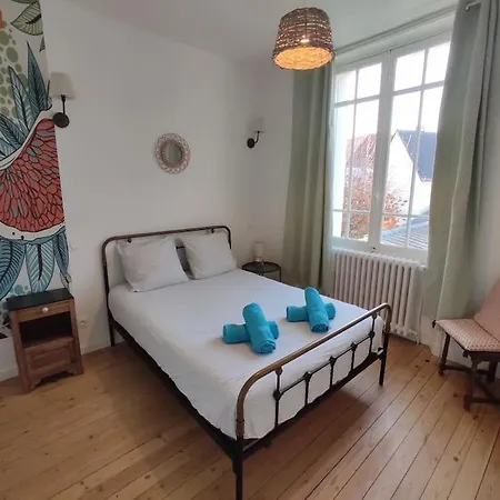 Дом отдыха Maison Typique - Marche, Port Et La A 200m