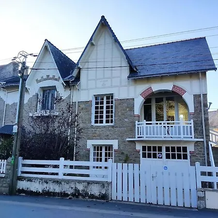 Holiday home Maison Typique - Marche, Port Et La A 200m