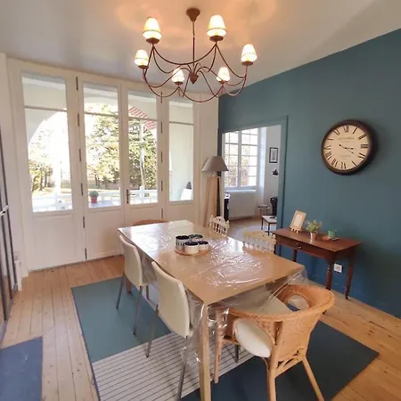 Maison Typique - Marche, Port Et La A 200m