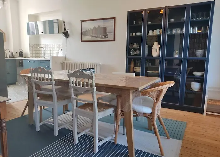 Maison Typique - Marche, Port Et La A 200m