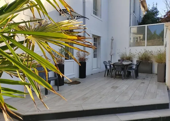 Holiday home Maison Typique - Marche, Port Et La A 200m *