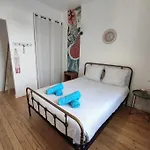 Maison Typique - Marche, Port Et La A 200m