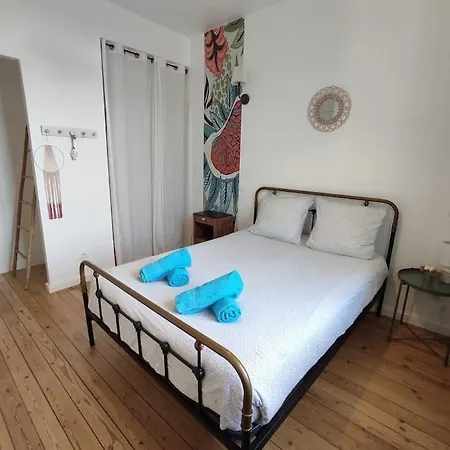 Maison Typique - Marche, Port Et La A 200m