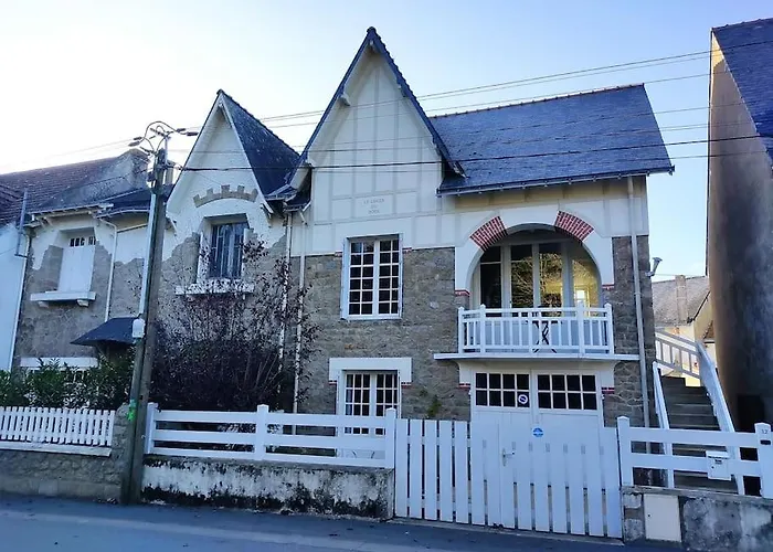 Prázdninový dům Maison Typique - Marche, Port Et La A 200m